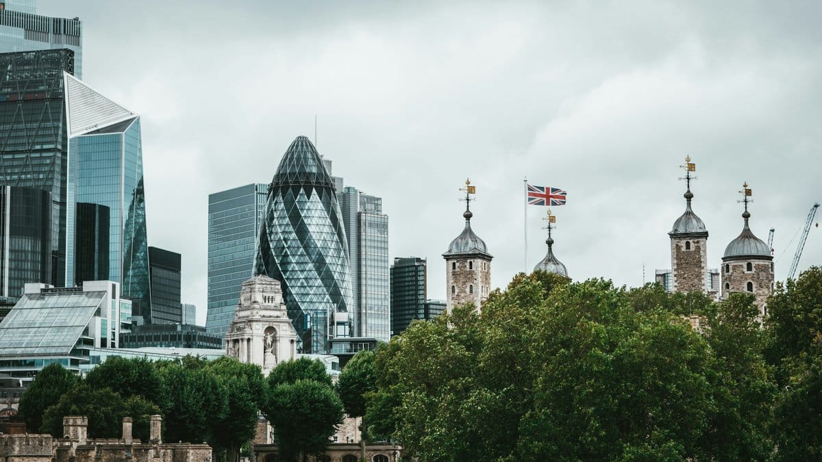 London financial district skyline representing global market activity and investor sentiment
