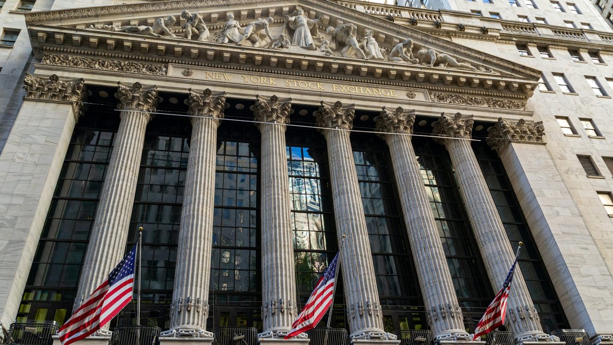 New York Stock Exchange facade on Wall Street for the October 16, 2026 daily market report