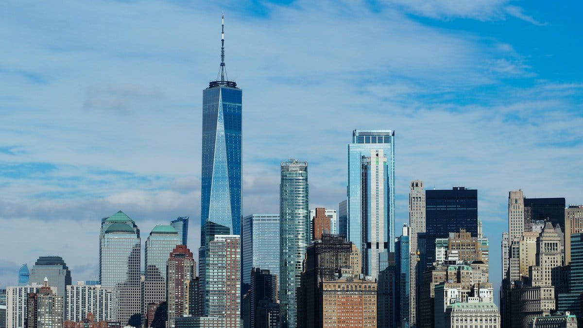 Lower Manhattan financial district skyline for a daily market report on U.S. stocks, Treasury yields, and Federal Reserve policy